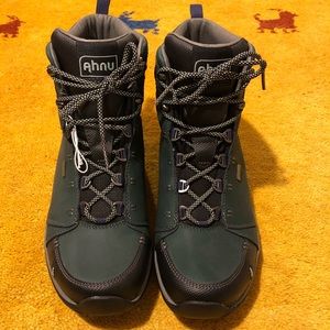 New, unworn Ahnu Montara waterproof hiking boots